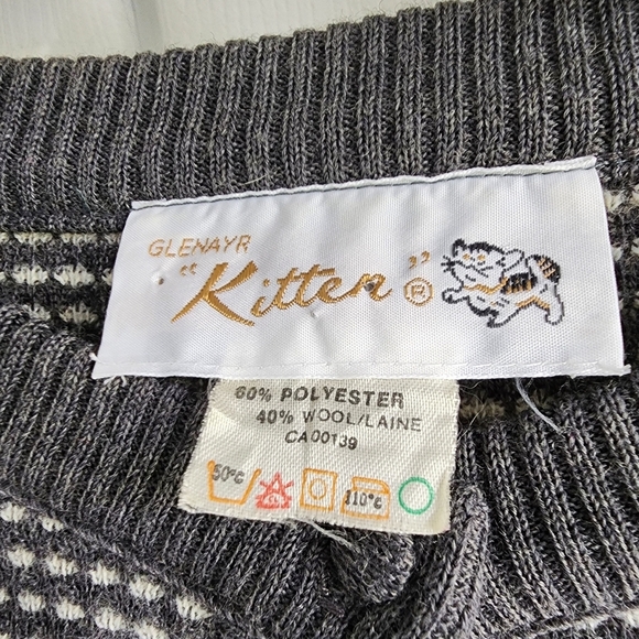 Vintage Glenayr Kitten Sweater - Picture 8 of 8
